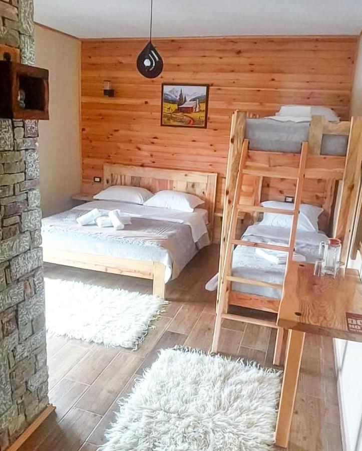 Couette-café Bujtina Shkodrani Voskopojë